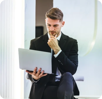 Professionnel assurant le suivi régulier de la comptabilité de l’entreprise